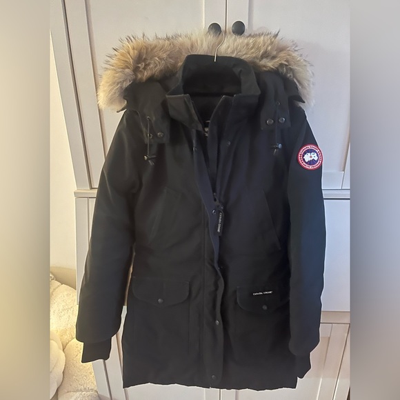 Canada Goose Trillium Black Parka with Fur Hood - Picture 1 of 8